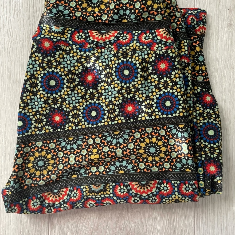 Lot of 5 pairs LuLaRoe one size leggings. - Picture 3 of 6
